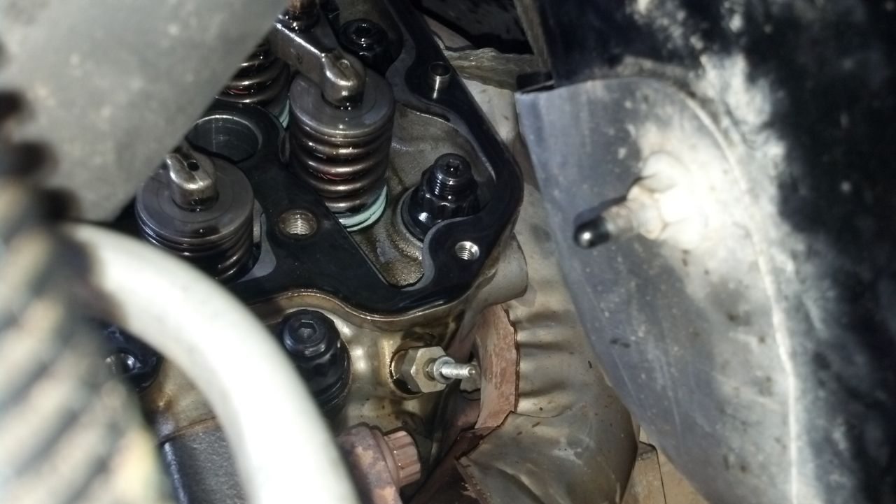 D/S valve cover leak after head gasket change on LLY Chevy and GMC